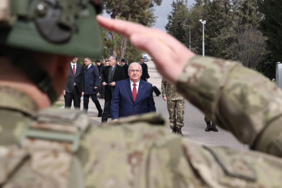 Bakan Güler Kilis'te incelemelerde bulundu