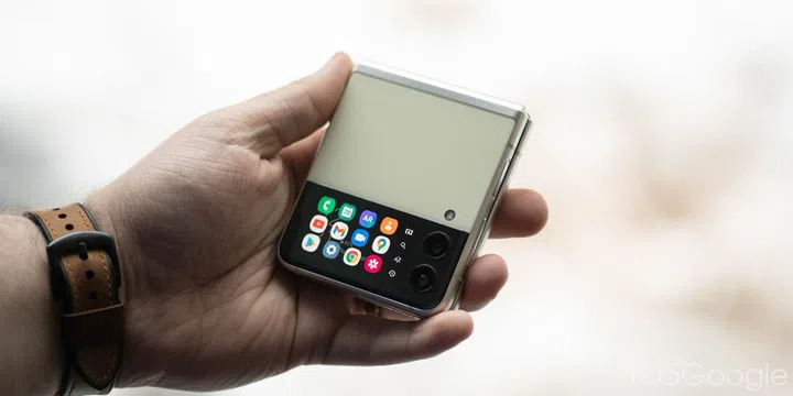 Samsung-Galaxy-Z-Flip-3-önceki-nesile-göre-daha-büyük-bir-diş-kapak-ekrani-sunsa-da-bu-ekran-yeteri-kadar-fonksiyon-1-1 - Teknoloji Danışmanı